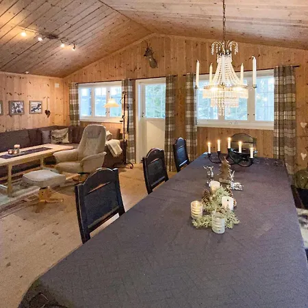 4 Bedroom Stunning In Svingvoll