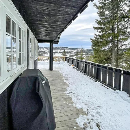 Holiday home 4 Bedroom Stunning In Svingvoll