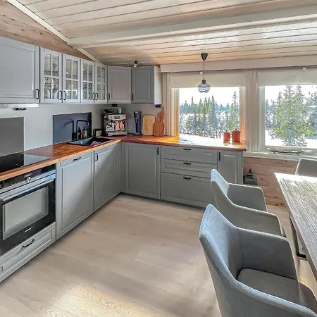 Holiday home Stunning In With Jacuzzi